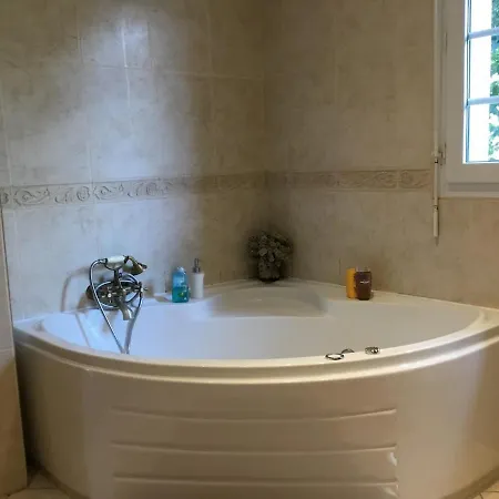 Holiday home Belle Maison 3 K M De Paris *