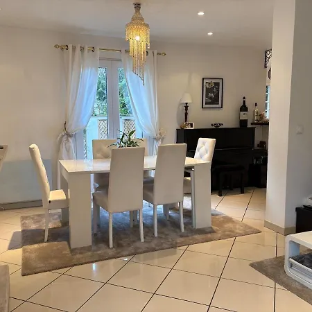 Belle Maison 3 K M De Paris *